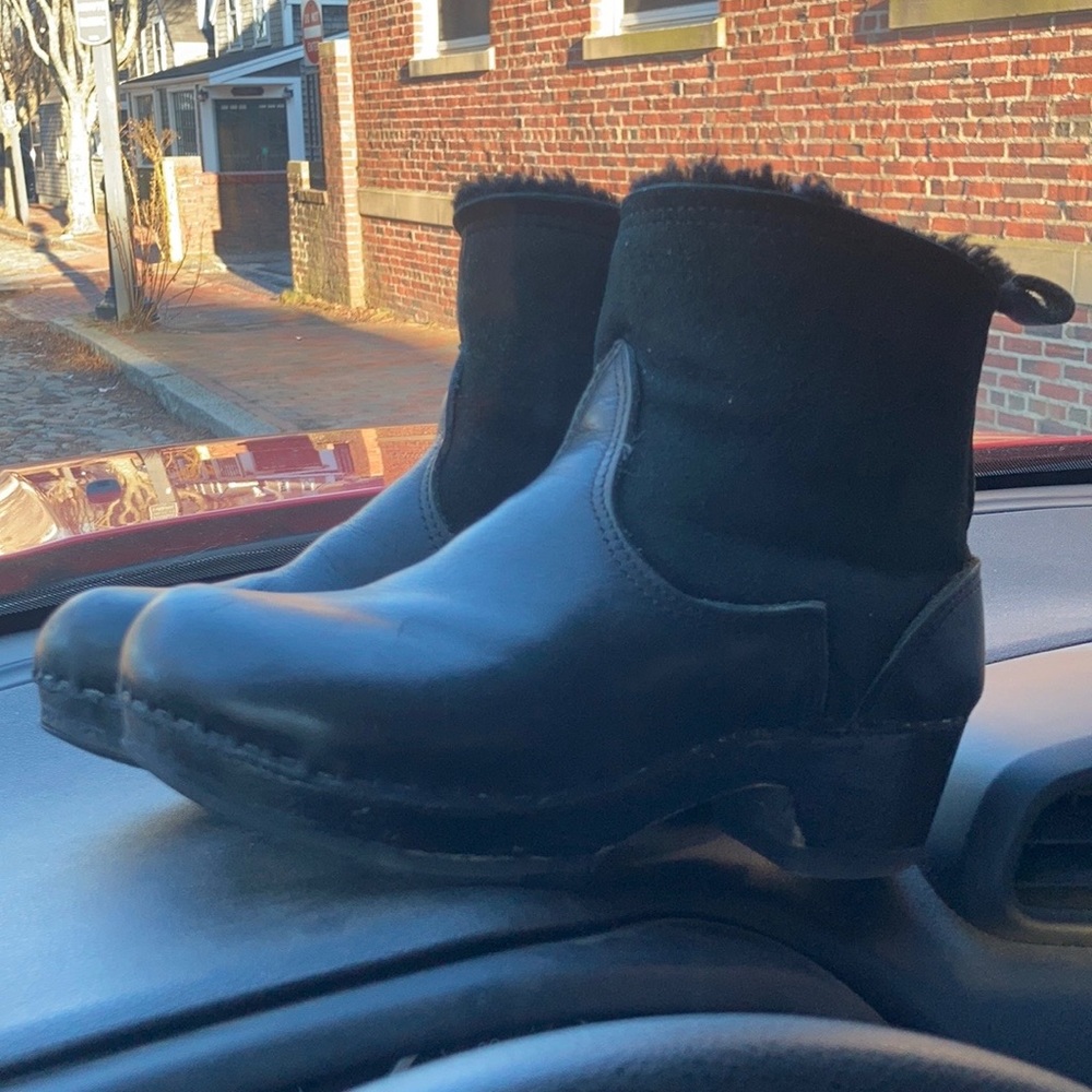 Black Shearling pull on clog boot